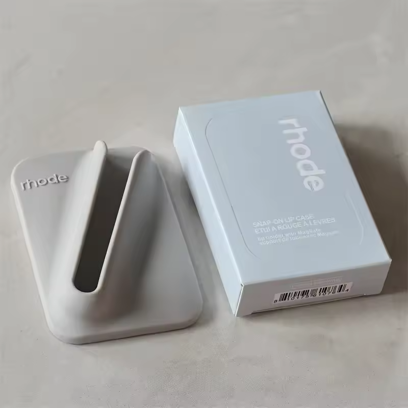 Magnetische Handyhülle mit Lipgloss