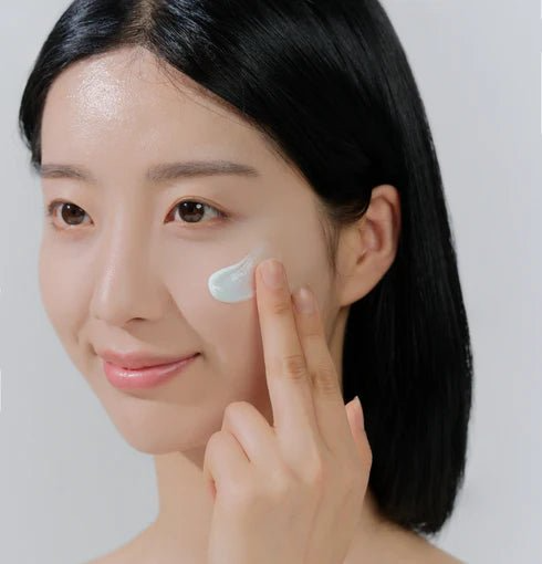 SKIN1004 Madagascar Centella Hyalu-Cica Water-Fit Sun Serum Jumbo [100ml]